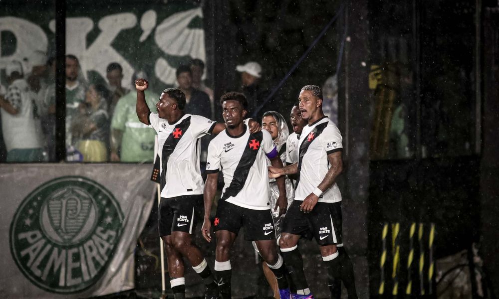 Vasco x Vitória: onde assistir ao vivo, horário e transmissão